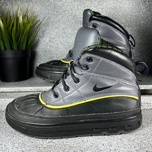 Nike ACG Woodside 2 High Leather Boots Shoes Size 2 - Picture 1 of 7